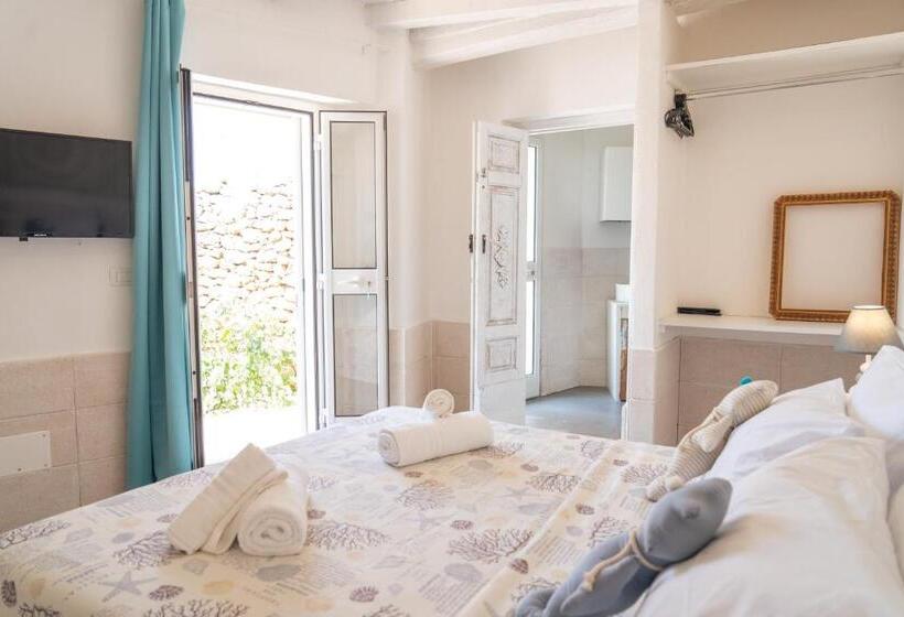 اتاق استاندارد چهار تخته با چشم‌انداز دریا, Nialè   Luxury & Relax