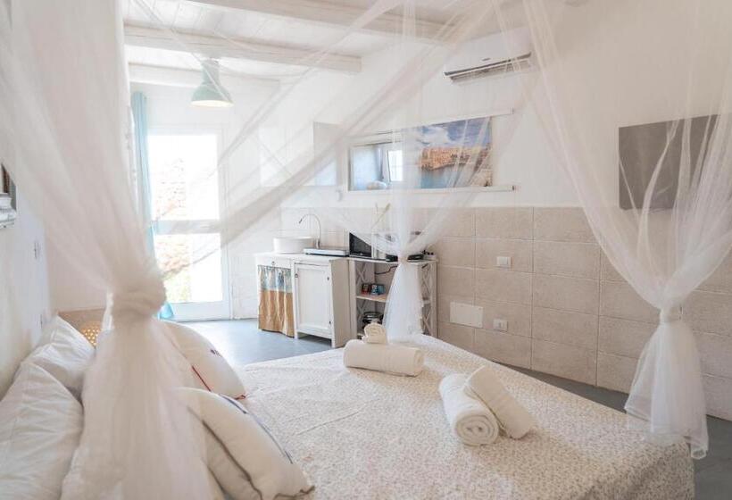 اتاق استاندارد چهار تخته با چشم‌انداز دریا, Nialè   Luxury & Relax