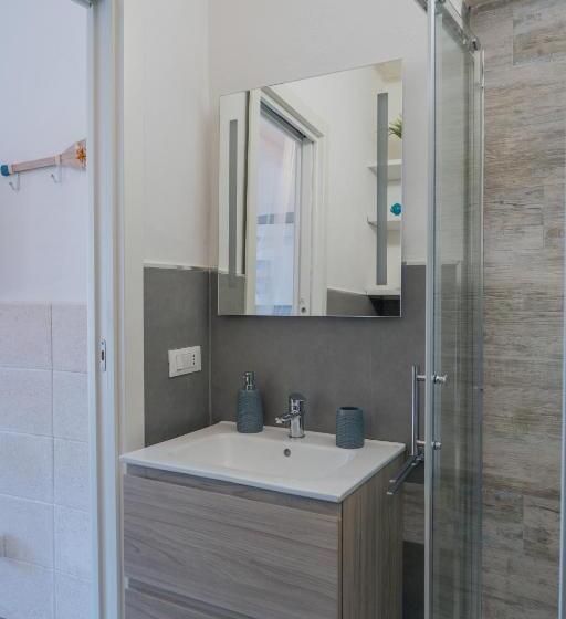 اتاق استاندارد چهار تخته با چشم‌انداز دریا, Nialè   Luxury & Relax