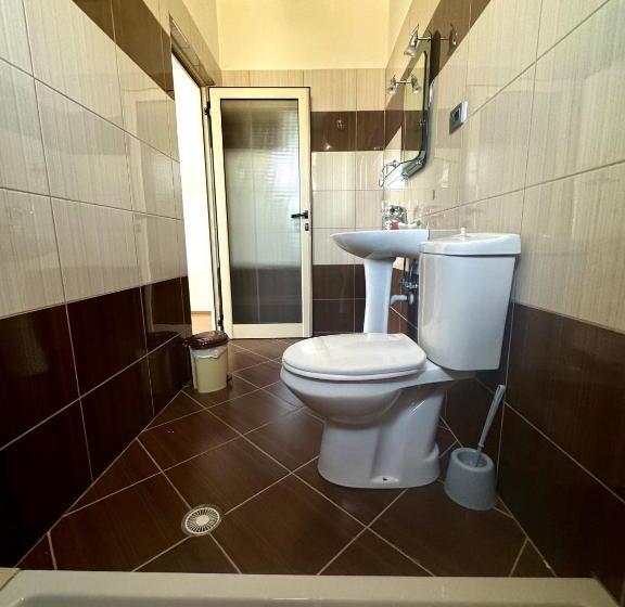 اتاق استاندارد سه نفره, Guest House Sofa