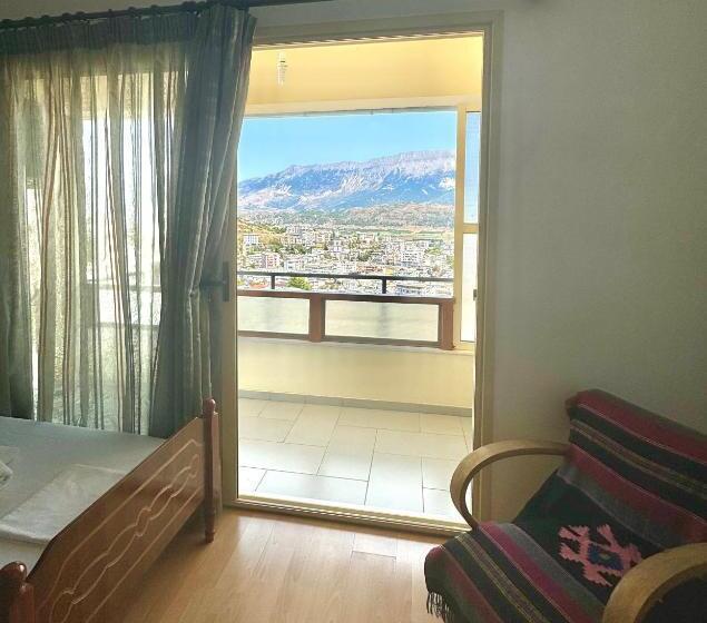 اتاق استاندارد سه نفره, Guest House Sofa