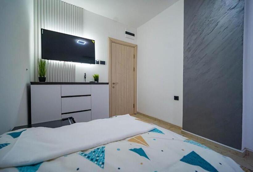 اتاق استاندارد با بالکن, Home Luxury Suites