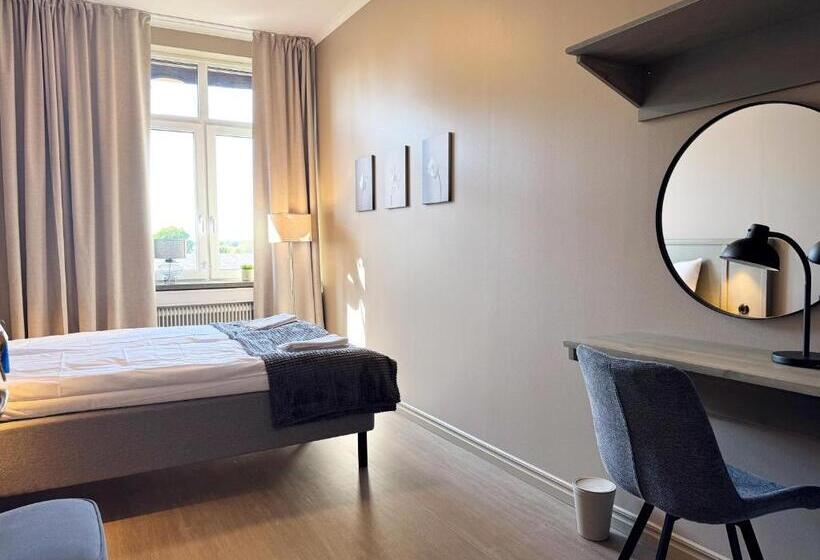 اتاق استاندارد با سرویس بهداشتی مشترک, My Hostel Lidköping