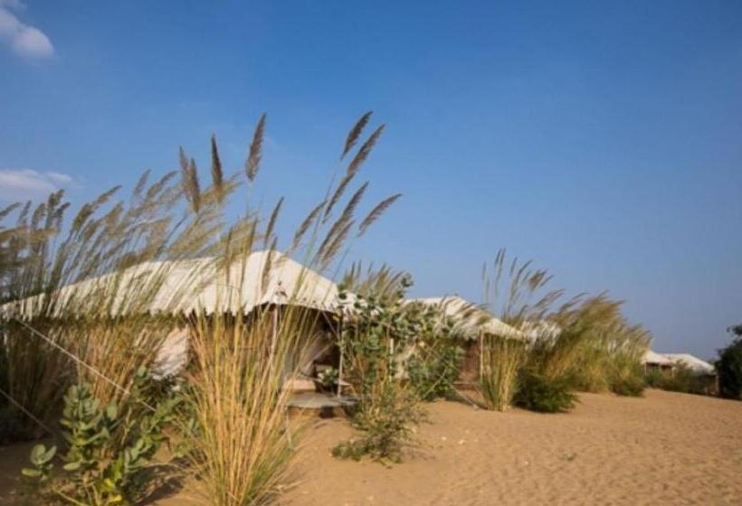 اتاق خانوادگی, Yatra Desert Camp
