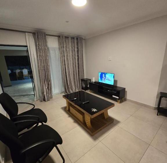 اتاق استاندارد با چشم‌انداز باغ, Limewood Residency