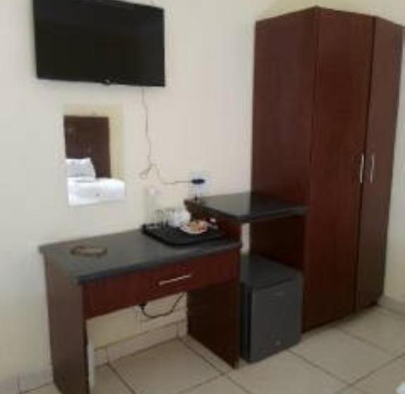 اتاق استاندارد, Jakaranda Guest House