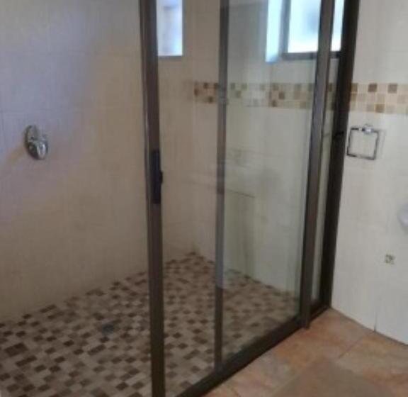 اتاق استاندارد, Jakaranda Guest House