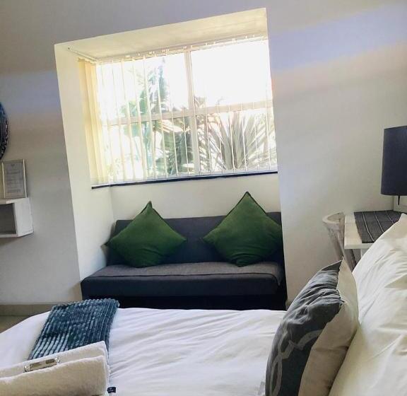 اتاق لوکس, Ameni Air B&b