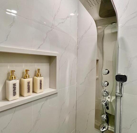 اتاق اکونومی, Cozy Home Near Hillcrest Mall In Central Richmond Hill