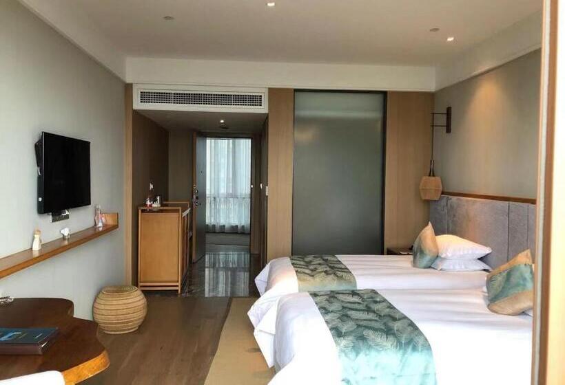 اتاق راحتی با چشم‌انداز دریا, Zhoushan Yibo