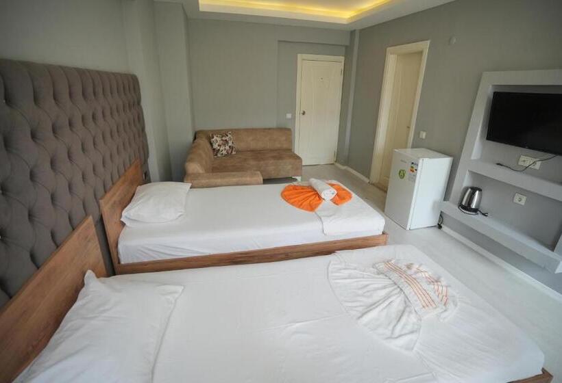 اتاق خانوادگی, Amazon Suit Otel