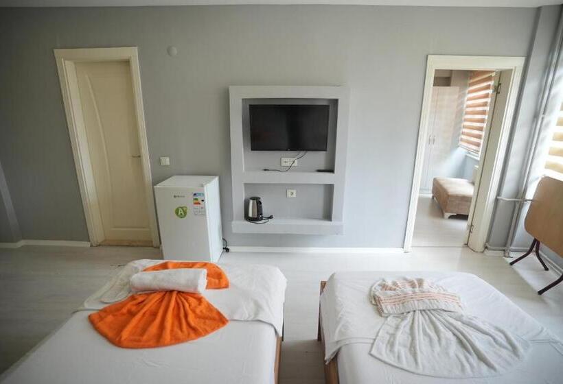 اتاق خانوادگی, Amazon Suit Otel