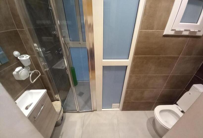 اتاق لوکس, Colon Rooms