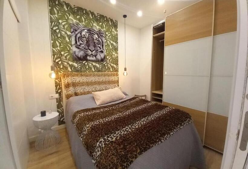 اتاق لوکس, Colon Rooms