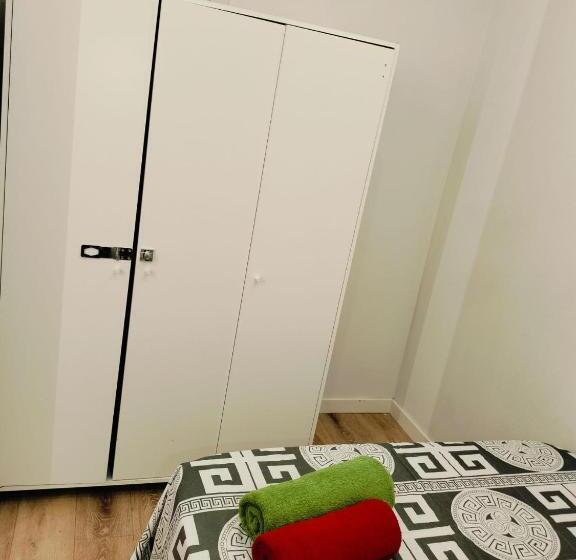 اتاق استاندارد, Colon Rooms