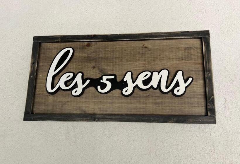 استودیو استاندارد با چشم‌انداز استخر, Love Les 5 Sens Et La Sauvageonne