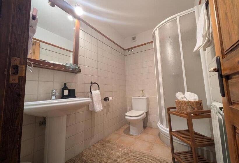 اتاق استاندارد, Fonda Dels Pics
