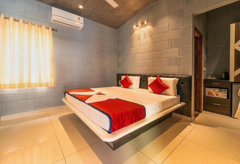 استودیو استاندارد با چشم‌انداز استخر, Seasons Suites Hbr