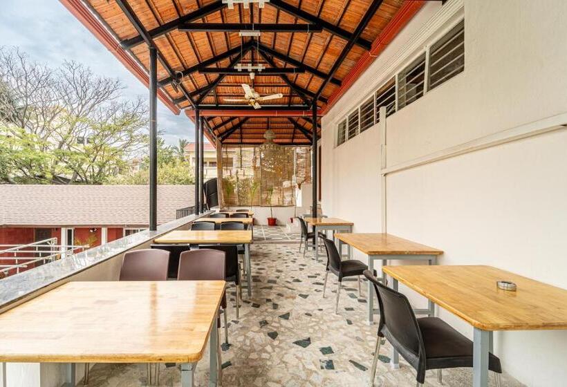 استودیوی استاندارد, Seasons Suites Hbr