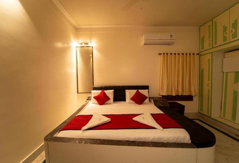اتاق لوکس سه تخته, Seasons Suites Hbr