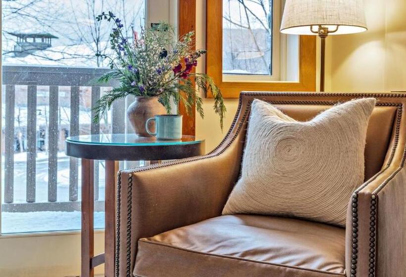 استودیو استاندارد با تخت کینگ, 1216 The Lodge At Spruce Peak Ski In Ski Out Studio Spruce Peak Village Views 2nd Floor