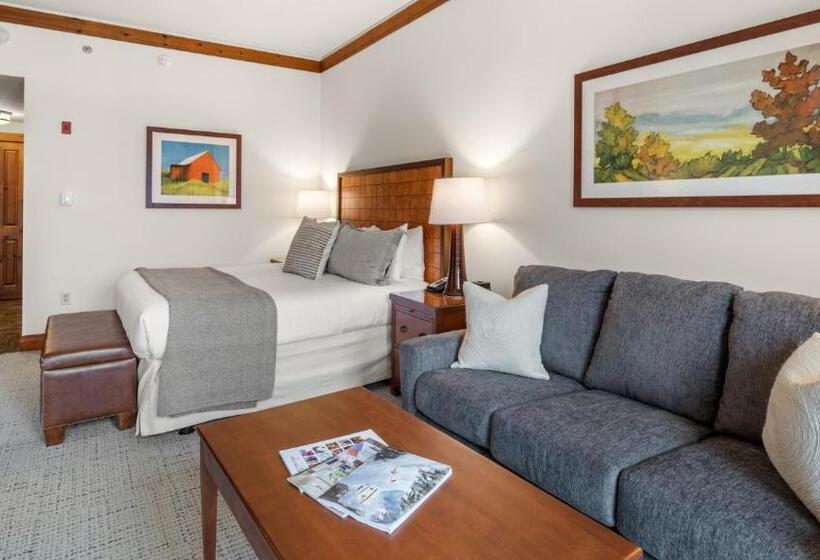 استودیو استاندارد با تخت کینگ, 1216 The Lodge At Spruce Peak Ski In Ski Out Studio Spruce Peak Village Views 2nd Floor