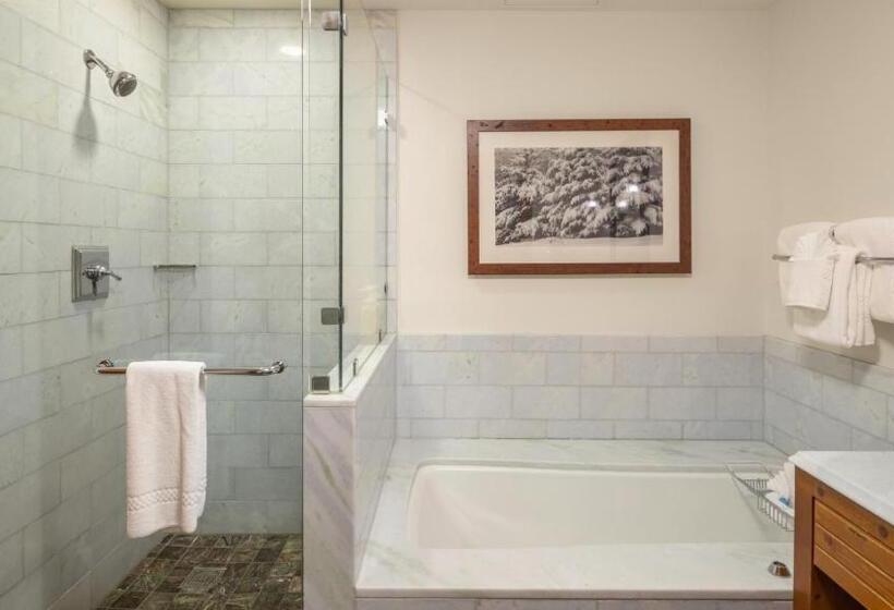 استودیو استاندارد با تخت کینگ, 345 Studio National 3rd Floor Pool & Mountain Views