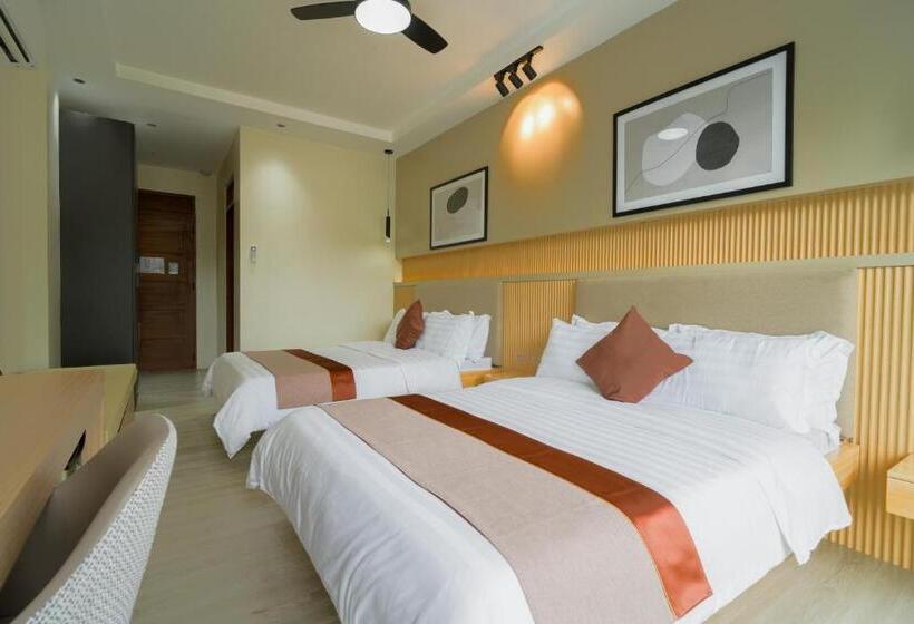 اتاق لوکس چهار تخته, Damienerose Garden Villa