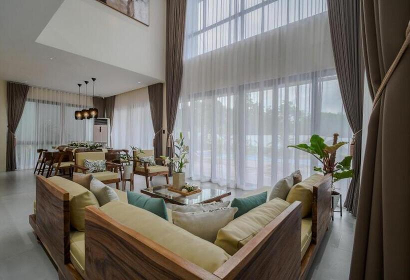 سوییت لوکس, Damienerose Garden Villa