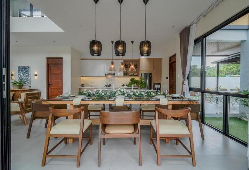 ویلای یک اتاق خوابه با استخر شنا, Damienerose Garden Villa