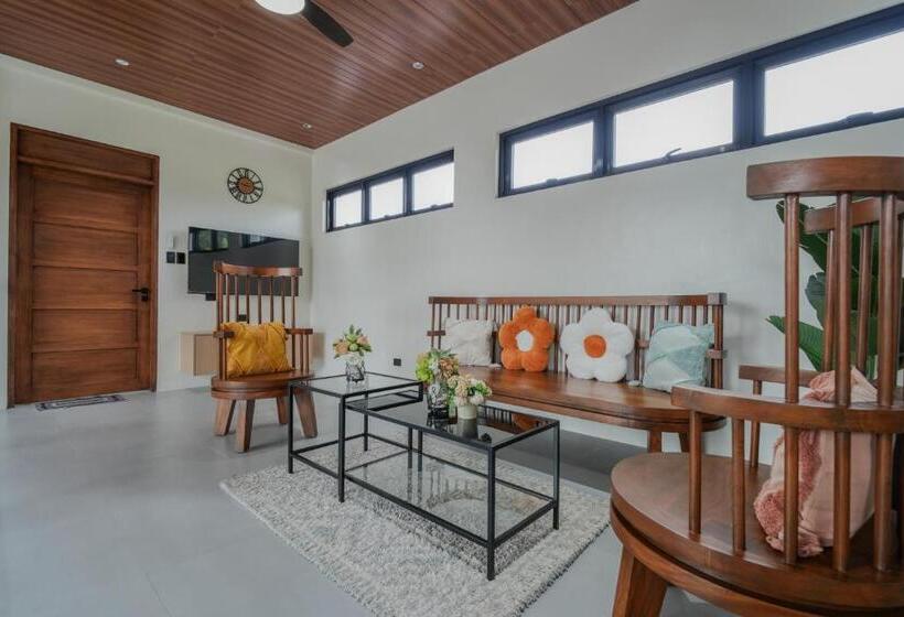 ویلای یک اتاق خوابه با استخر شنا, Damienerose Garden Villa