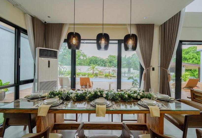 ویلای یک اتاق خوابه با استخر شنا, Damienerose Garden Villa
