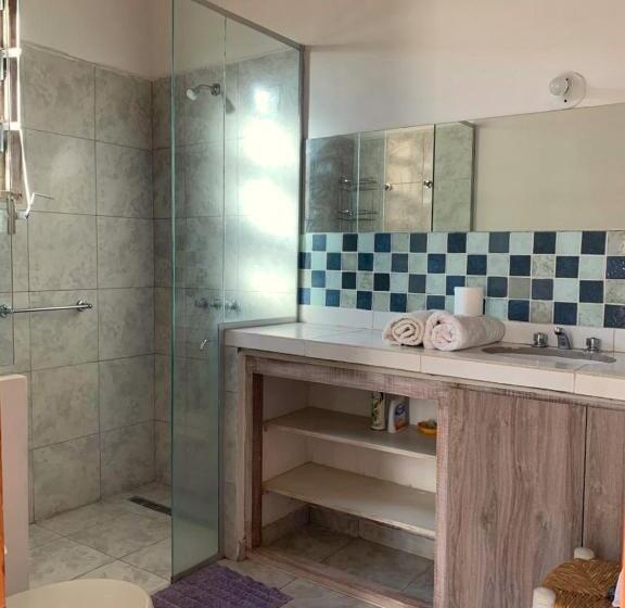 بانگلوی استاندارد, Acequia Ecocabañas