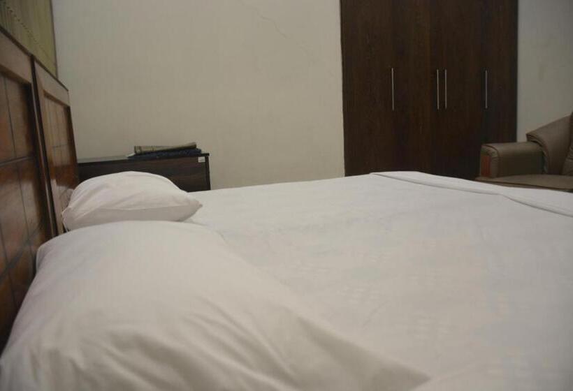 اتاق اکونومی, Ukasha Guest House