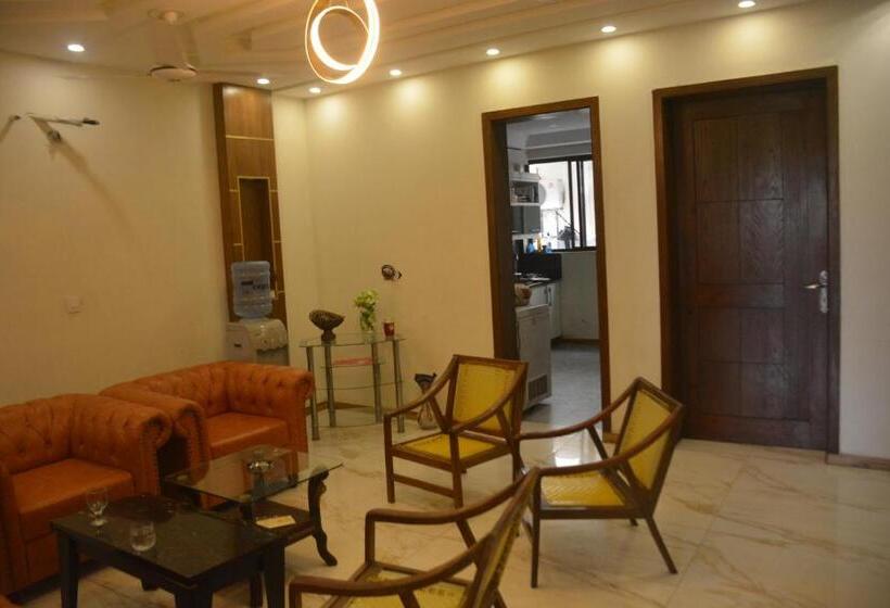 اتاق اکونومی, Ukasha Guest House