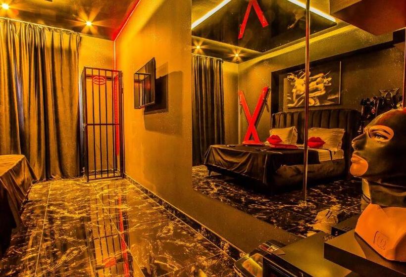 اتاق استاندارد با تخت بزرگ, Romeo Nights   Love Rooms   Jacuzzi Hydromassage