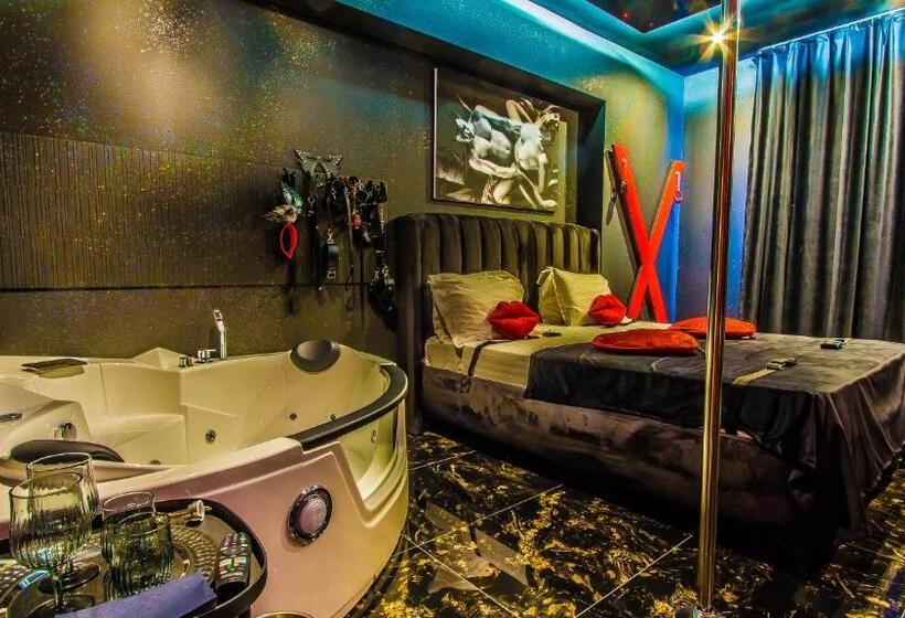 اتاق استاندارد با تخت بزرگ, Romeo Nights   Love Rooms   Jacuzzi Hydromassage