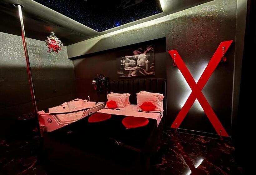 اتاق استاندارد با تخت بزرگ, Romeo Nights   Love Rooms   Jacuzzi Hydromassage