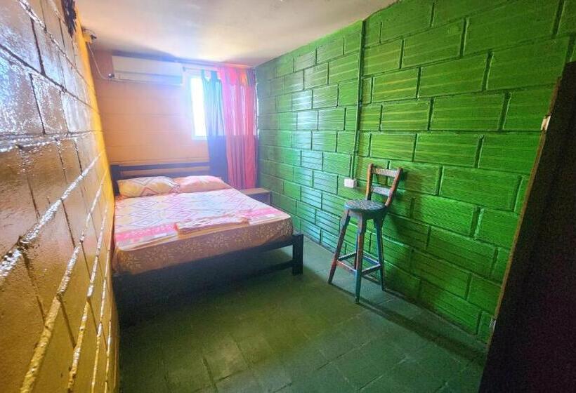 اتاق استاندارد با سرویس بهداشتی مشترک, Casa Isayoba