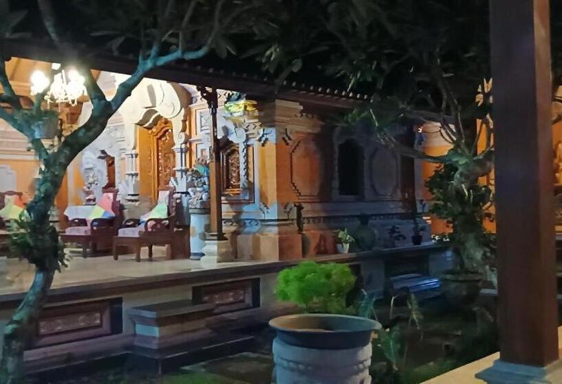 اتاق خانوادگی با چشم‌انداز باغ, Rodja Homestay