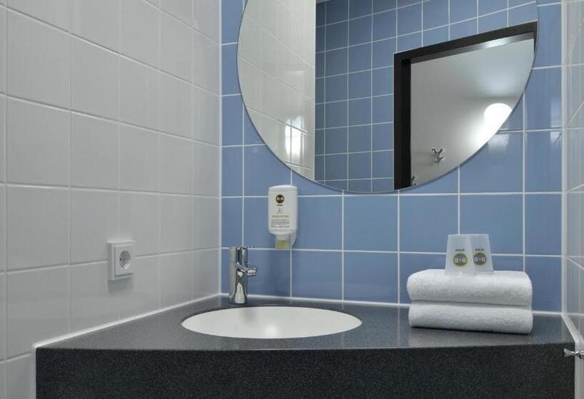 اتاق خانوادگی, B&b Hotel Braunschweig City