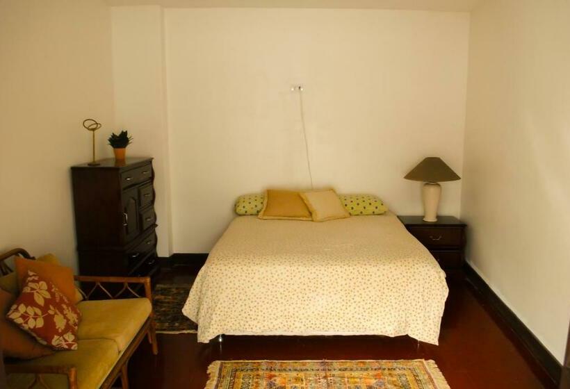 اتاق استاندارد, Nomad Hostel