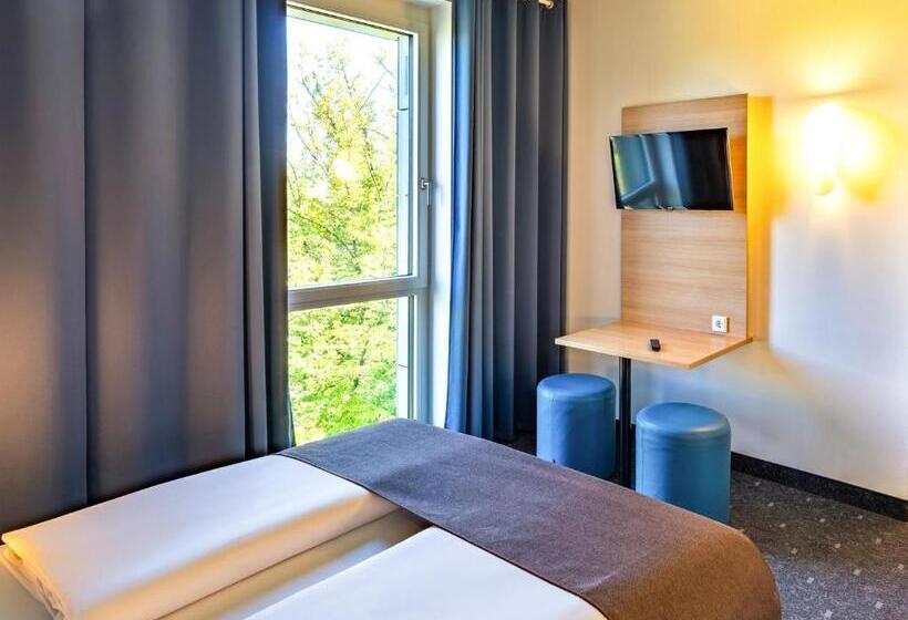 اتاق خانوادگی, B&b Hotel Braunschweig City