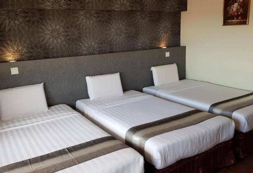 高级三人间, Check Inn Hotel Tawau