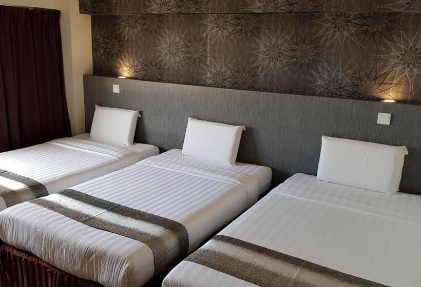 高级三人间, Check Inn Hotel Tawau