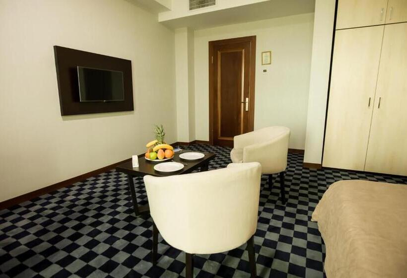 اتاق سه نفره دلوکس با چشم‌انداز دریا, Sea Pearl