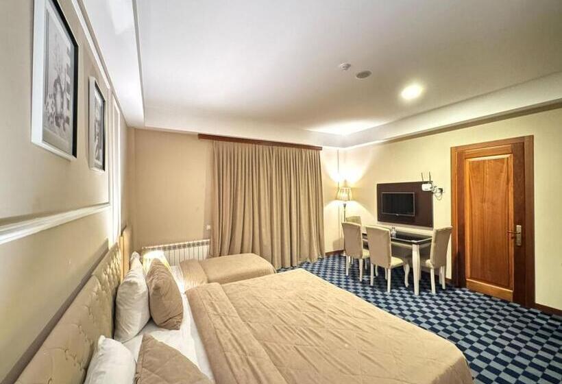 اتاق سه نفره دلوکس با چشم‌انداز دریا, Sea Pearl