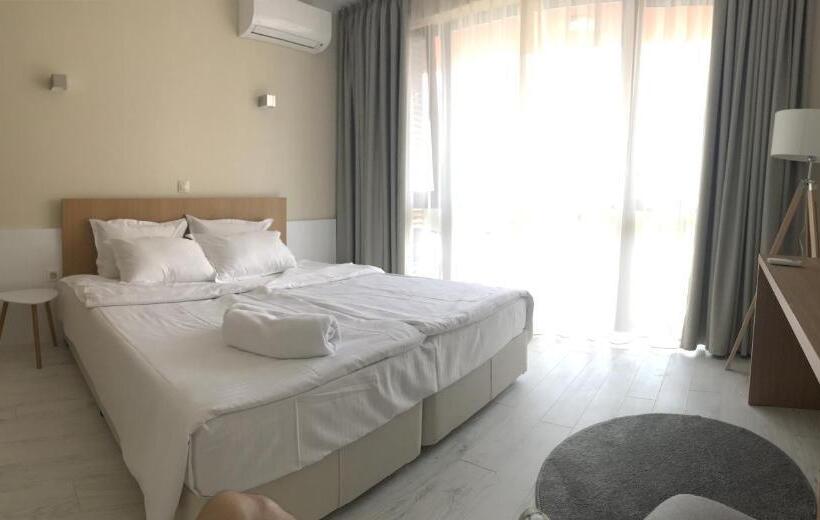 اتاق استاندارد با چشم‌انداز دریا, St. Panteleimon Beach