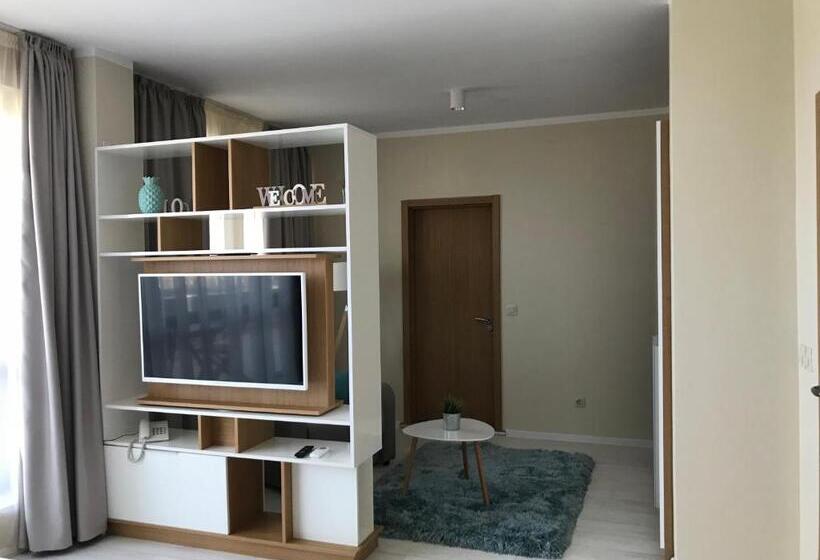 اتاق لوکس با چشم‌انداز دریا, St. Panteleimon Beach