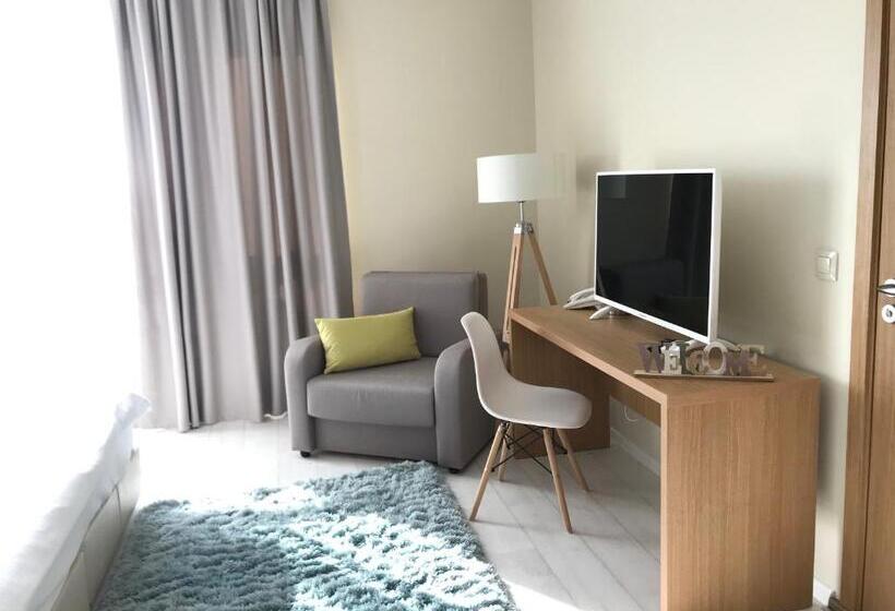 اتاق لوکس با چشم‌انداز دریا, St. Panteleimon Beach